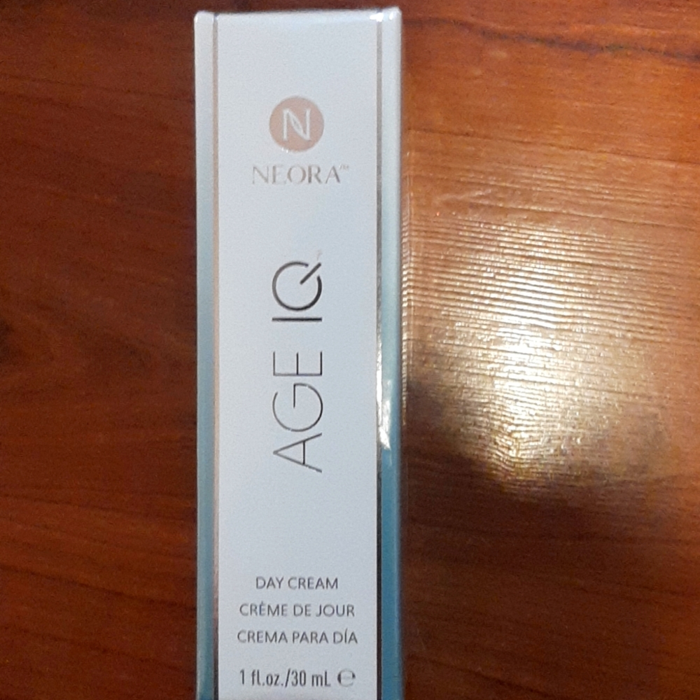 Neora Age IQ day cream